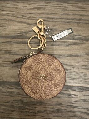 NWT Coach Circular Coin Pouch Bag Charm In Signature